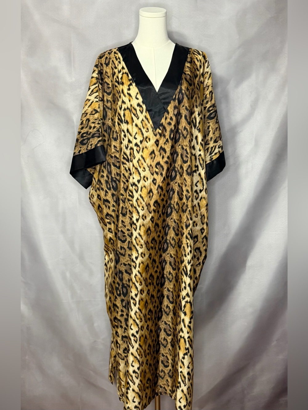 Winlar Leopard Print Kaftan One Size 90s Vintage
